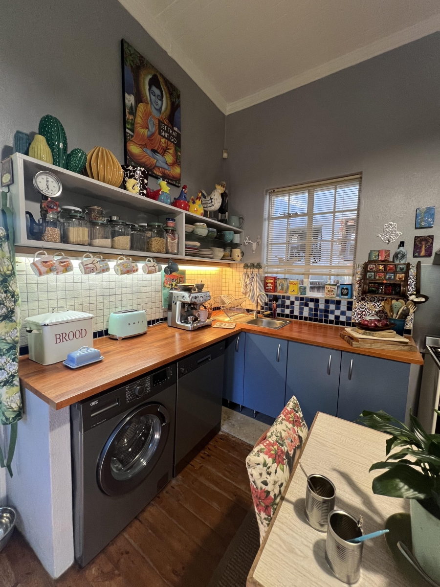 To Let 4 Bedroom Property for Rent in Strand Central Western Cape